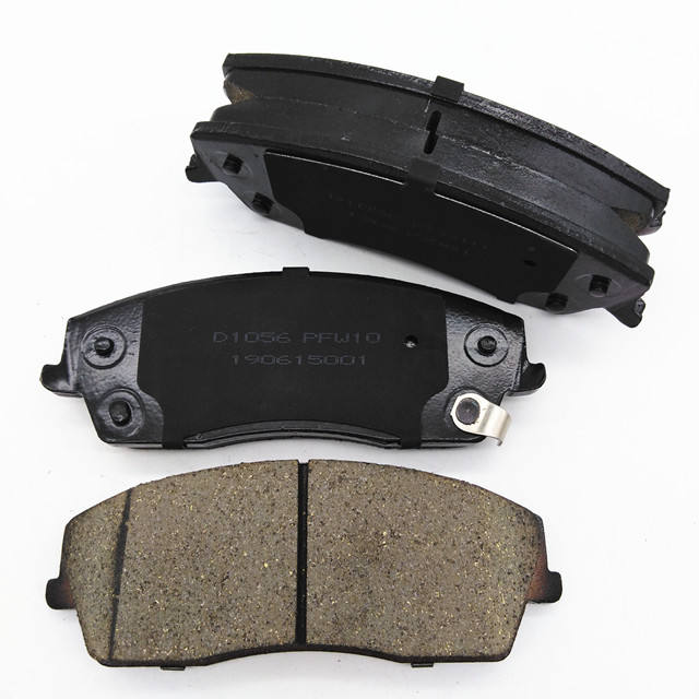 Heat Resistant No Noise No Dust D1056 Front Brake Pad for Chrysler 300 Dodge Challenger Charger Magnum