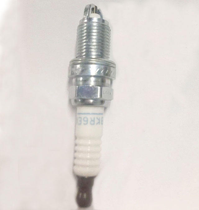 High Quality Iridium Spark Plug 5231 BKR6EK Auto Parts for Suzuki and Chevrolet Cars