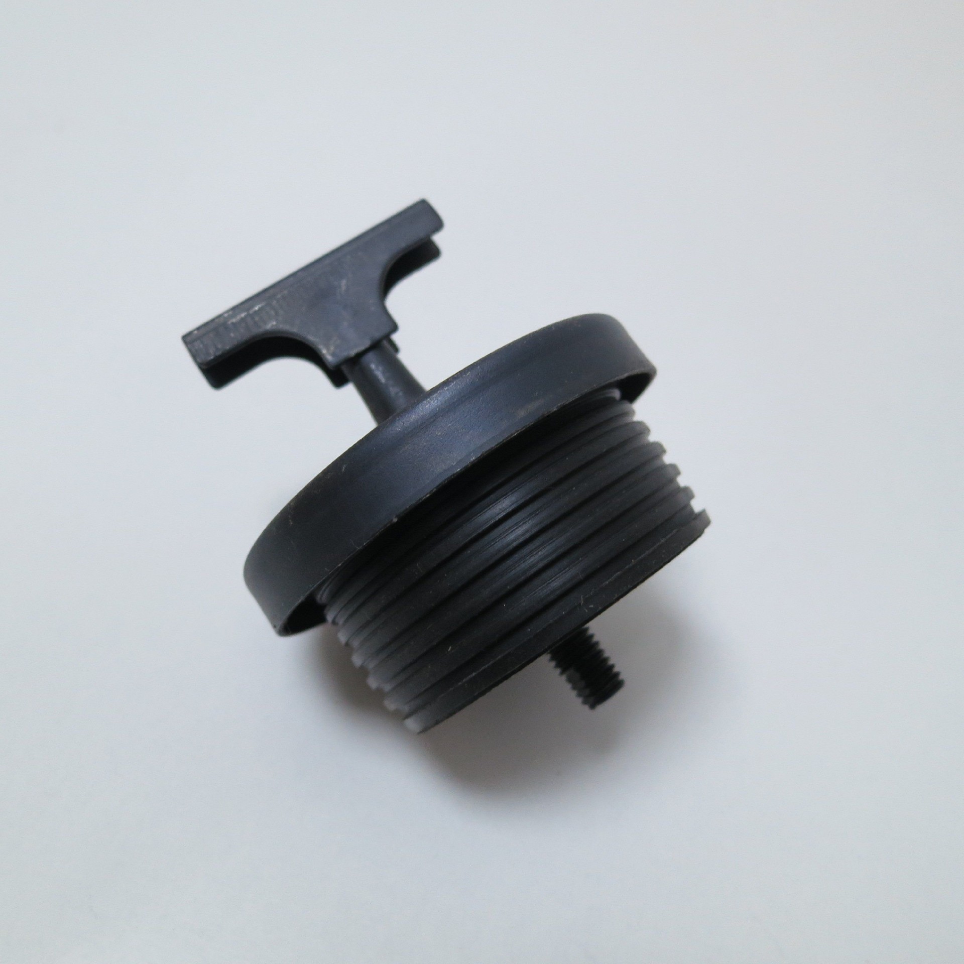 High Quality OEM Oil Filler Cap 101302 for Diesel Engine Spare Parts and Construction Machinery