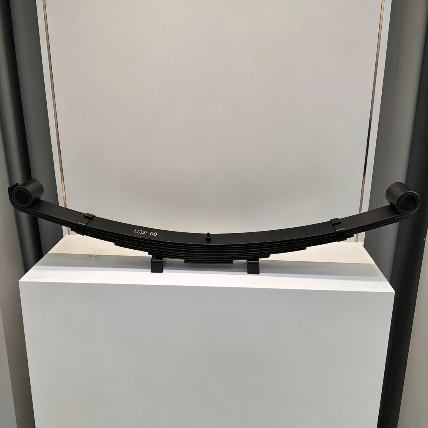 Japan Light Duty Truck Leaf Spring Suspension for Leaf Spring Assembly MK383731 MK383732 Front Leaf Spring Assembly